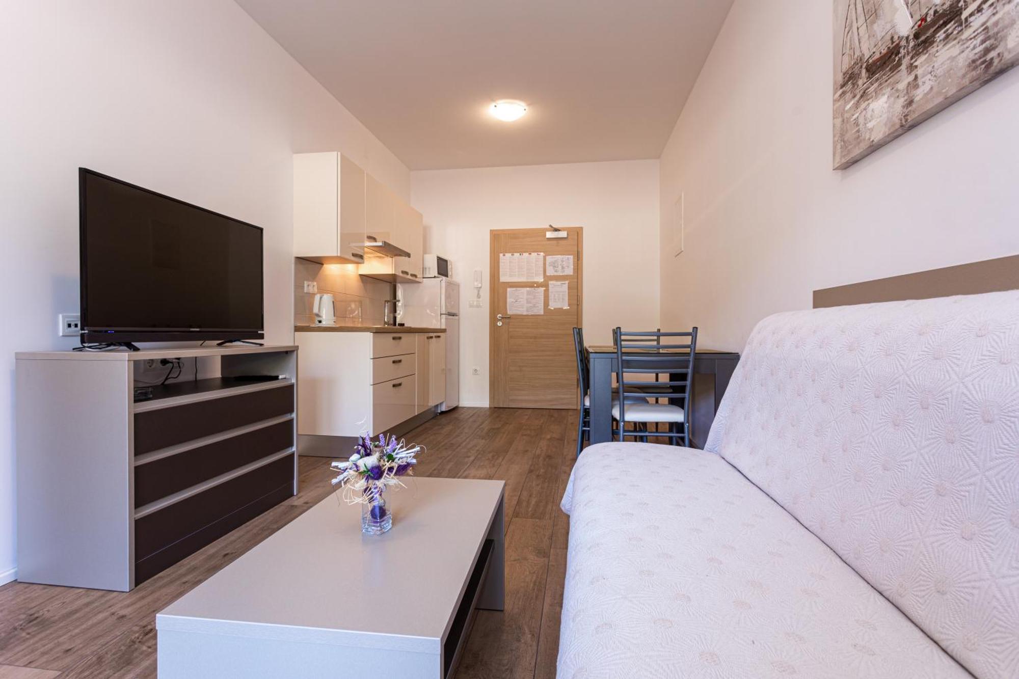 Apartments Crnekovic Tomislava 8A Baška Dış mekan fotoğraf